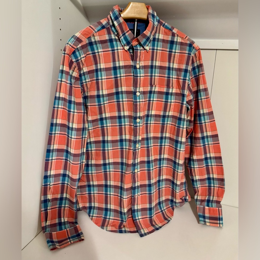 American Eagle Outfitters Womenโs Athletic Fit Buttonโ Down Plaid Shirt Size L